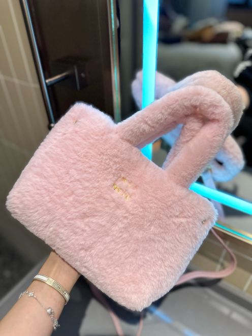 miumiu ハンドバッグ激安通販 可愛い 通勤 持ちバッグ もこもこ 小さめ ミニトート 秋冬 レディース ピンク