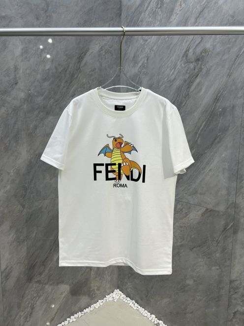 フェンディ メンズ t シャツコピーFendi x FRGMT x Pokémonコラボ トップス 半袖 純綿 龍プリント 大人気 ホワイト