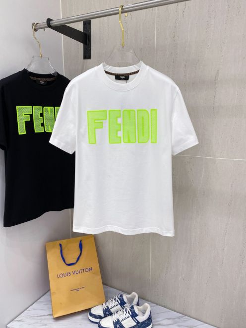 数量限定 fendi ロゴ t シャツコピー トップス 純綿 柔らかい グリーンロゴ プリント 短袖 ホワイト