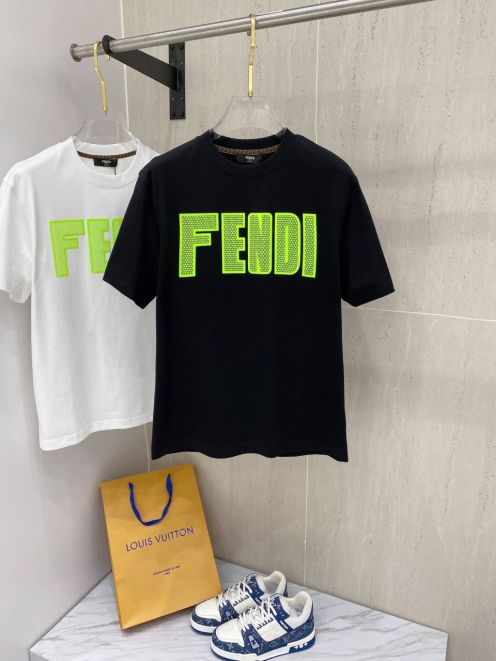 数量限定 fendi レディース t シャツ偽物 トップス 純綿 柔らかい グリーンロゴ プリント 短袖 ブラック