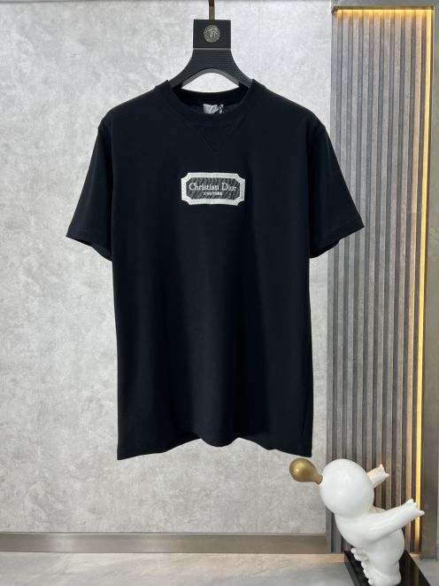 新作到着!!  オシャレディオールおすすめtシャツコピー 優雅な雰囲気 幅広いシーン