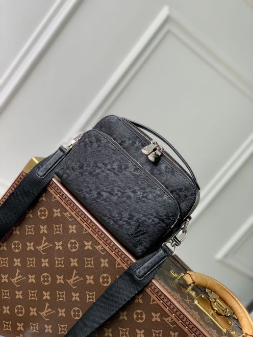 LV ルイヴィトン バッグ ネオノエ偽物 本革 斜め掛け レザー シンプル 優雅  M11657 ブラック