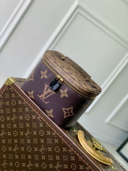 LV ヴィトン バッグ 重い激安通販 化粧バッグ 本革 レザー 優雅 M47212 新販売 ブラウン