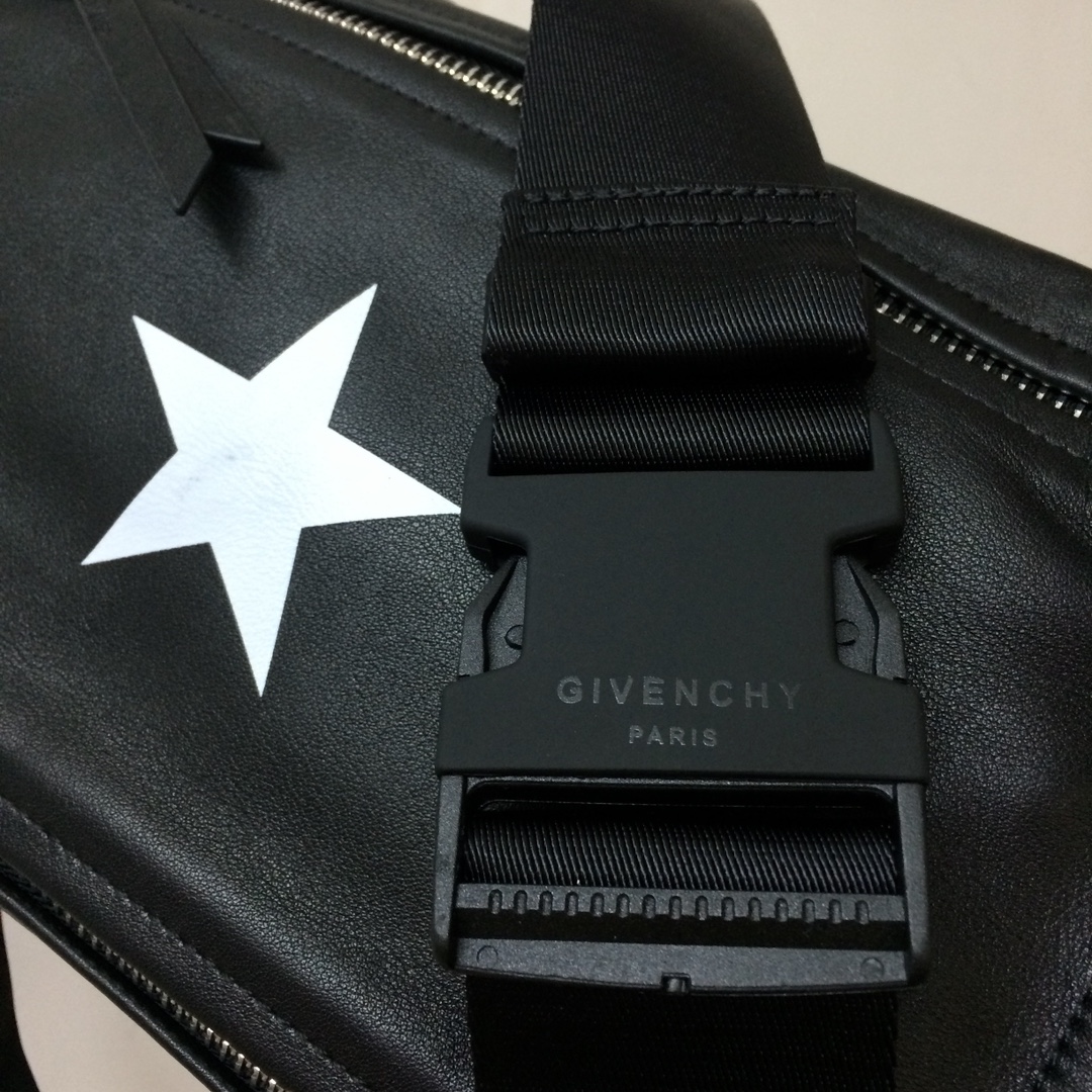 GIVENCHY23新作 ジバンシィバッグコピー メンズ シングルショルダーバッグ 星ロゴ ブラック_5