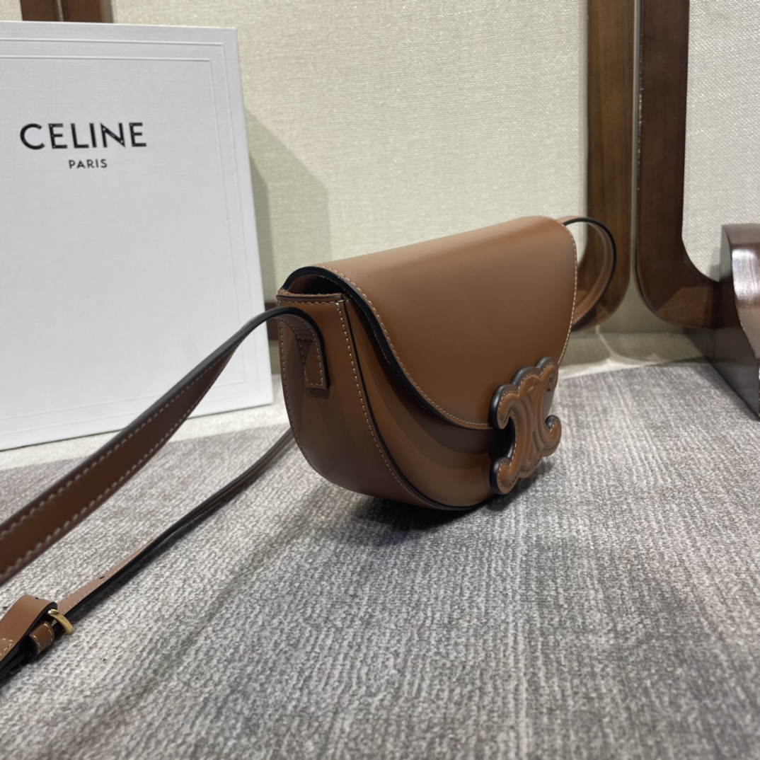 秋冬超人気新作セリーヌ公式バッグ n級品 Celine Basace Triomphe_2