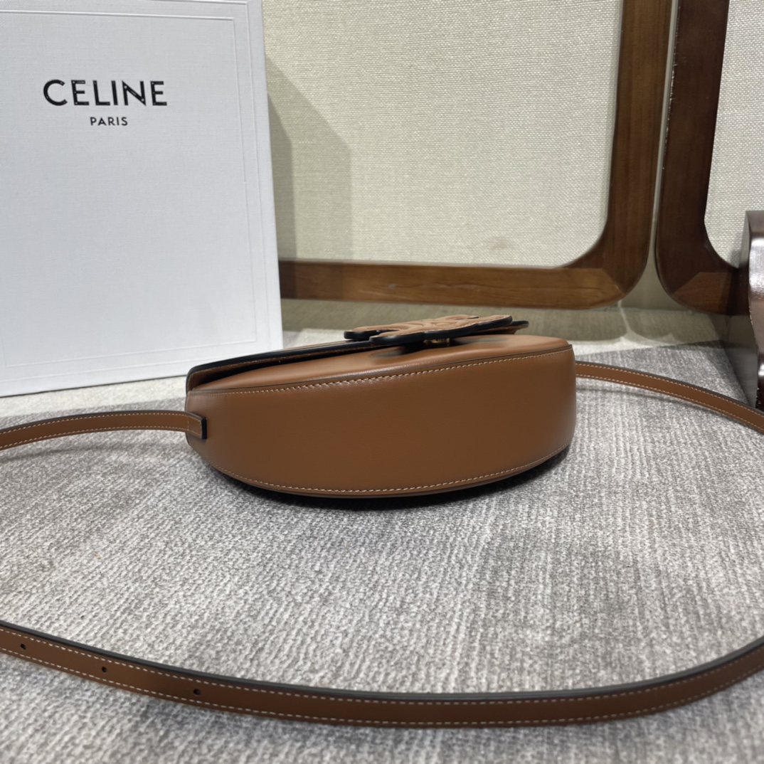 秋冬超人気新作セリーヌ公式バッグ n級品 Celine Basace Triomphe_4