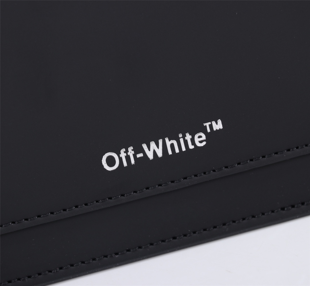 OFFWHITEオフホワイトバッグ レディース偽物 ピンクロゴプリント 持ちバッグ 斜め掛けバッグ レディース ブラック_8