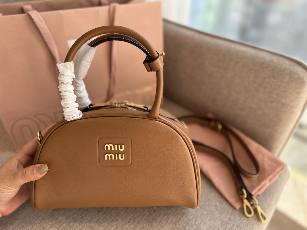 miumiu ショルダー バッグ激安通販 持ちバッグ レザー 斜め掛けバッグ 半丸 可愛い 人気新作 レディース ブラウン_2