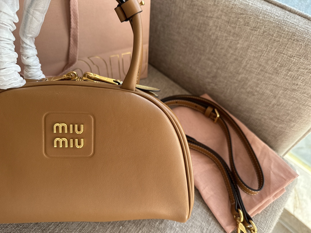 miumiu ショルダー バッグ激安通販 持ちバッグ レザー 斜め掛けバッグ 半丸 可愛い 人気新作 レディース ブラウン_8