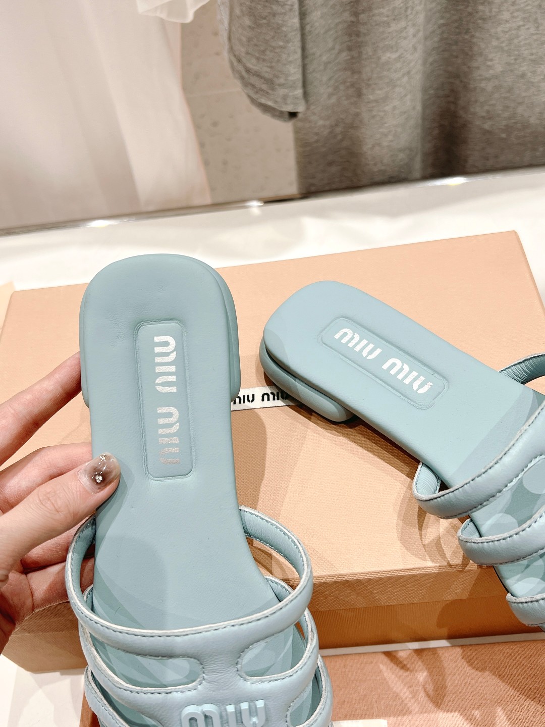 miumiu スニーカー 厚底スーパーコピー レザー 夏シューズ レディース スリッパ おしゃれ スクエア ブルー_7