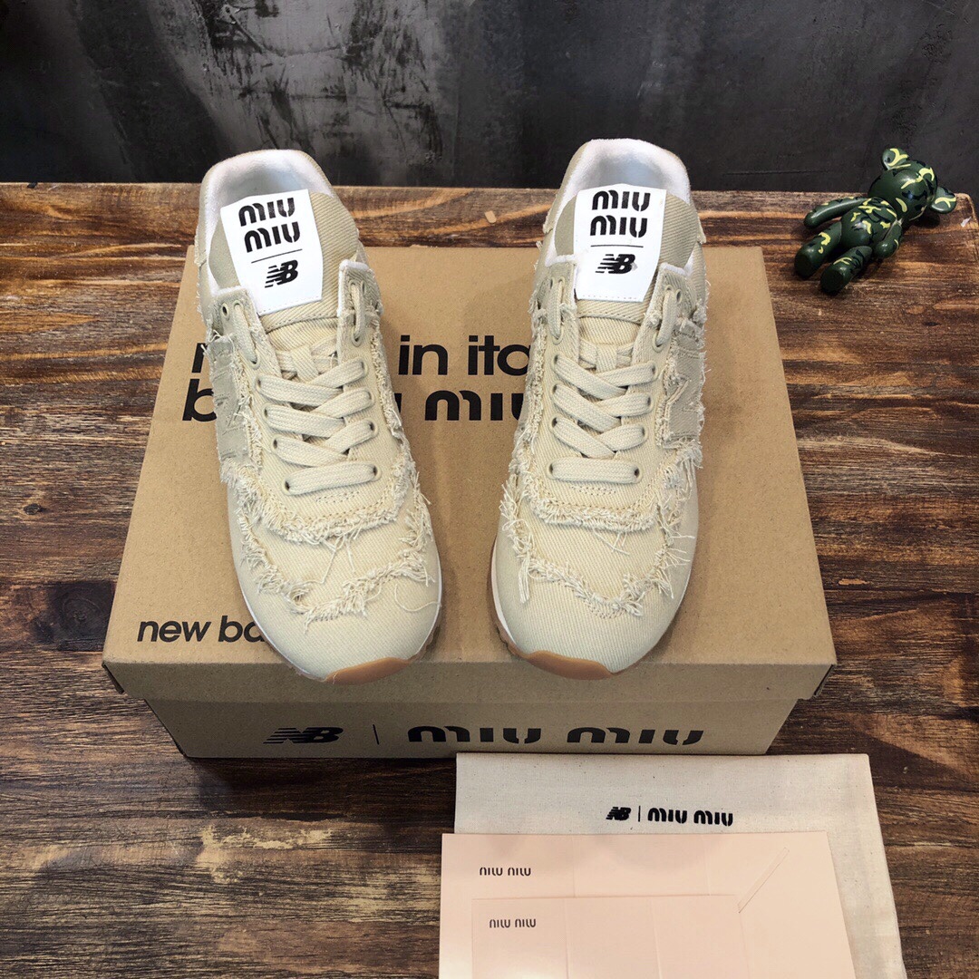 超激得新品 miumiu の スニーカーＮ級品 運動 Miumiu x New Balanceコラボ ランニング カジュアル 通学 スポーツシューズ グレイ_9