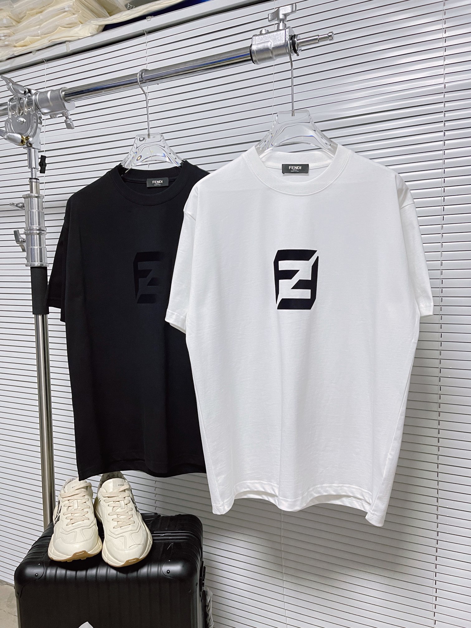 fendi t シャツＮ級品 プリント純綿 トップス 半袖 シンプル 人気定番 春夏服 通気性いい ファッション ホワイト_1