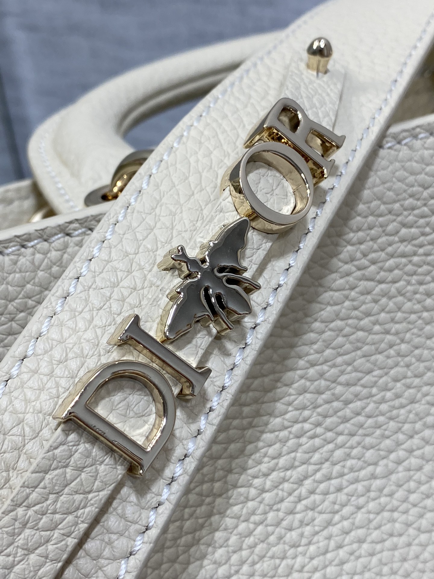 dior カバン偽物 チェーンバッグ レディース 斜め掛け 持ちバッグ 牛革 レザー 超人気 調整可 ホワイト_4