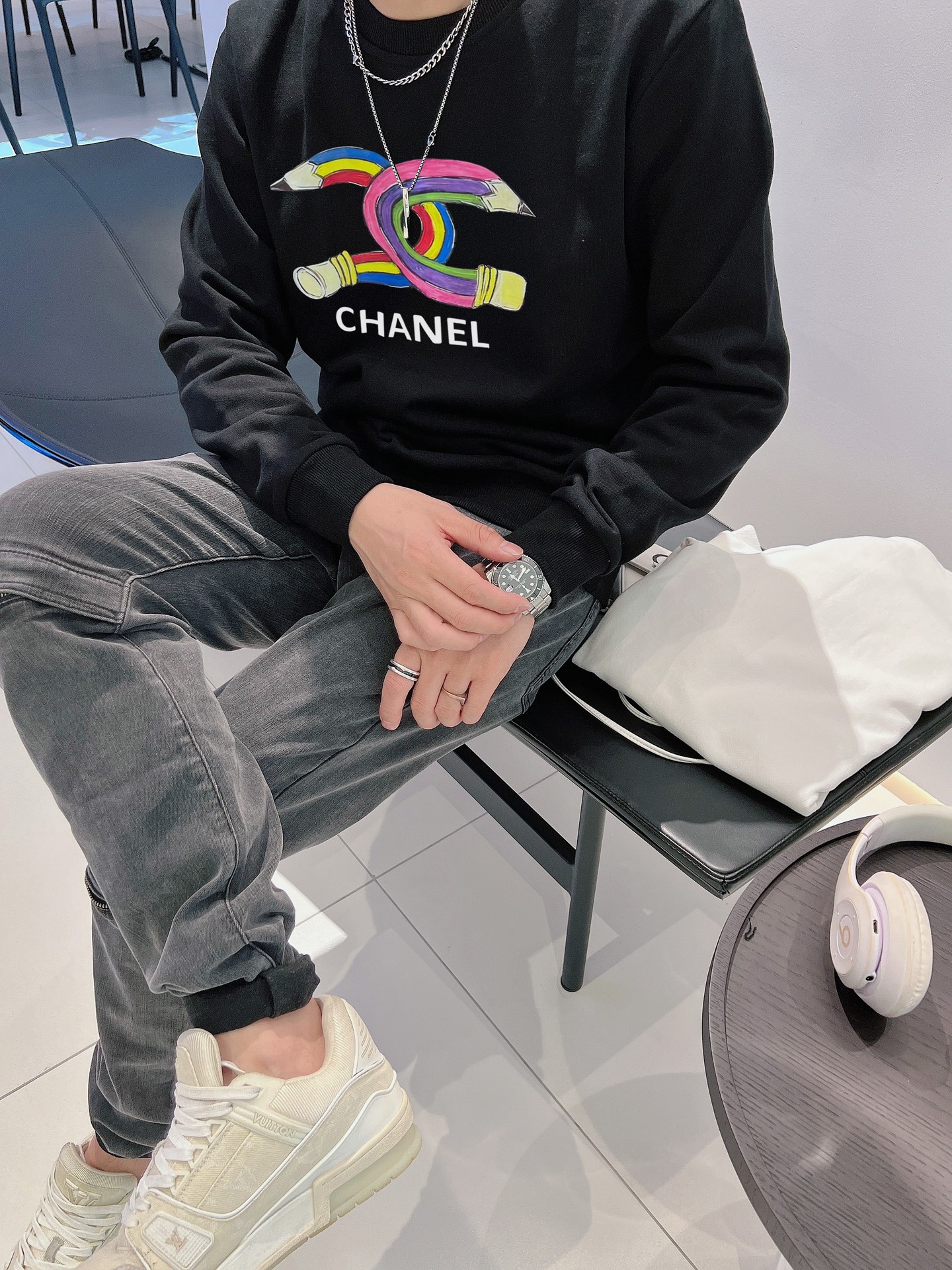 驚きの破格値2024 新着 chanel の t シャツコピー 純綿 トップス 長袖 プリント シンプル 人気販売 ブラック_3