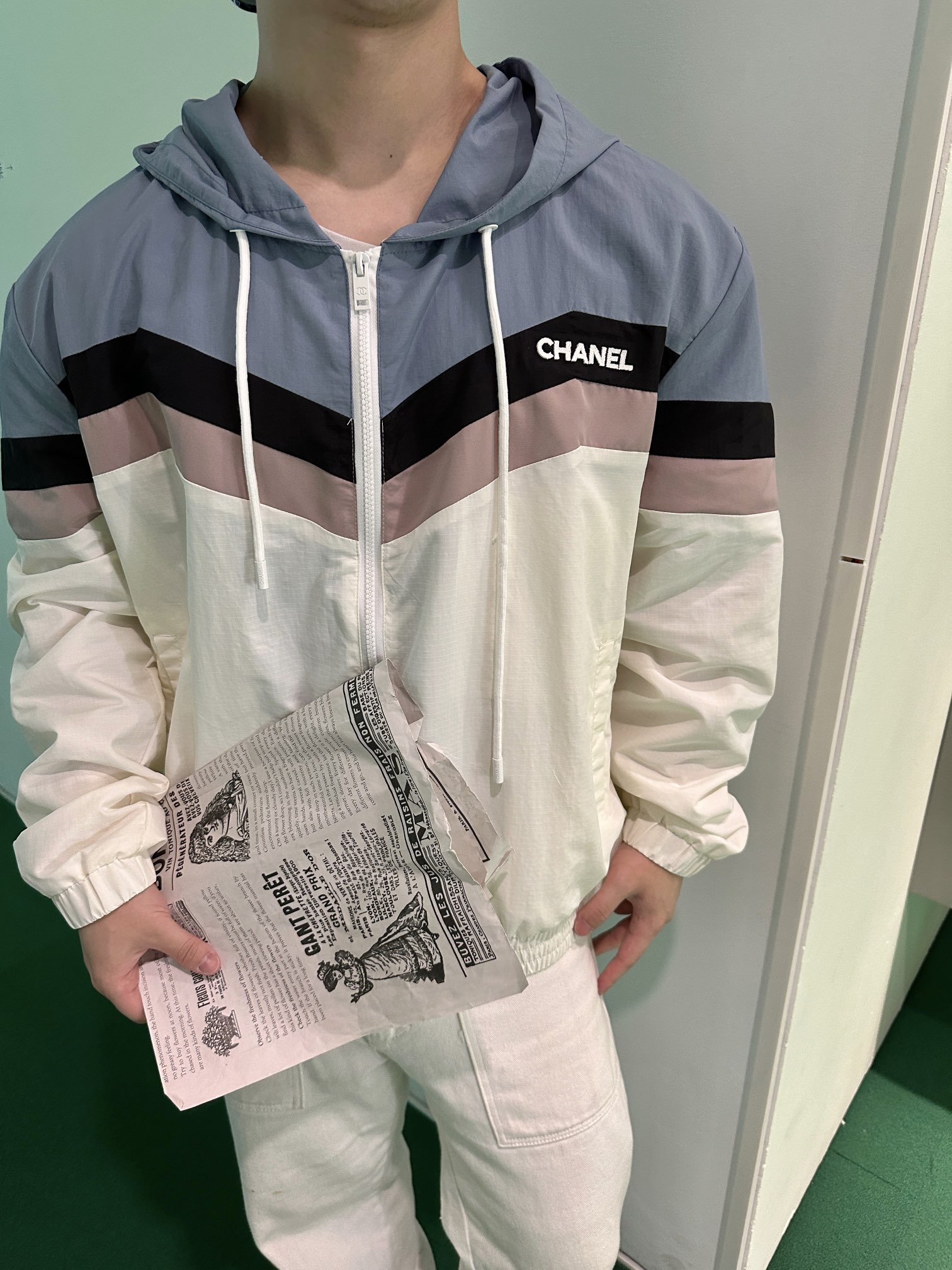 爆買い大得価 chanel ツイード ジャケットＮ級品 アウター トップス 日焼け止め服 薄い 軽量 フード付き ホワイト_5