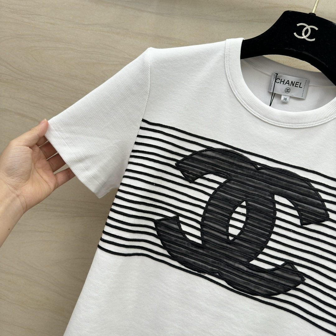 爆買い大得価 chanel レディース t シャツスーパーコピー 半袖 トップス  純綿 柔らかい 縞 刺繍 シンプル ロゴプリント ホワイト_3