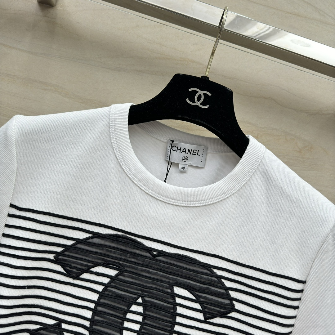 爆買い大得価 chanel レディース t シャツスーパーコピー 半袖 トップス  純綿 柔らかい 縞 刺繍 シンプル ロゴプリント ホワイト_4