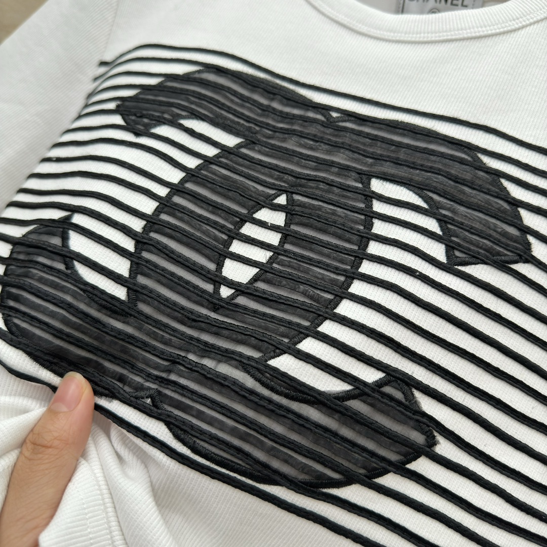 爆買い大得価 chanel レディース t シャツスーパーコピー 半袖 トップス  純綿 柔らかい 縞 刺繍 シンプル ロゴプリント ホワイト_6