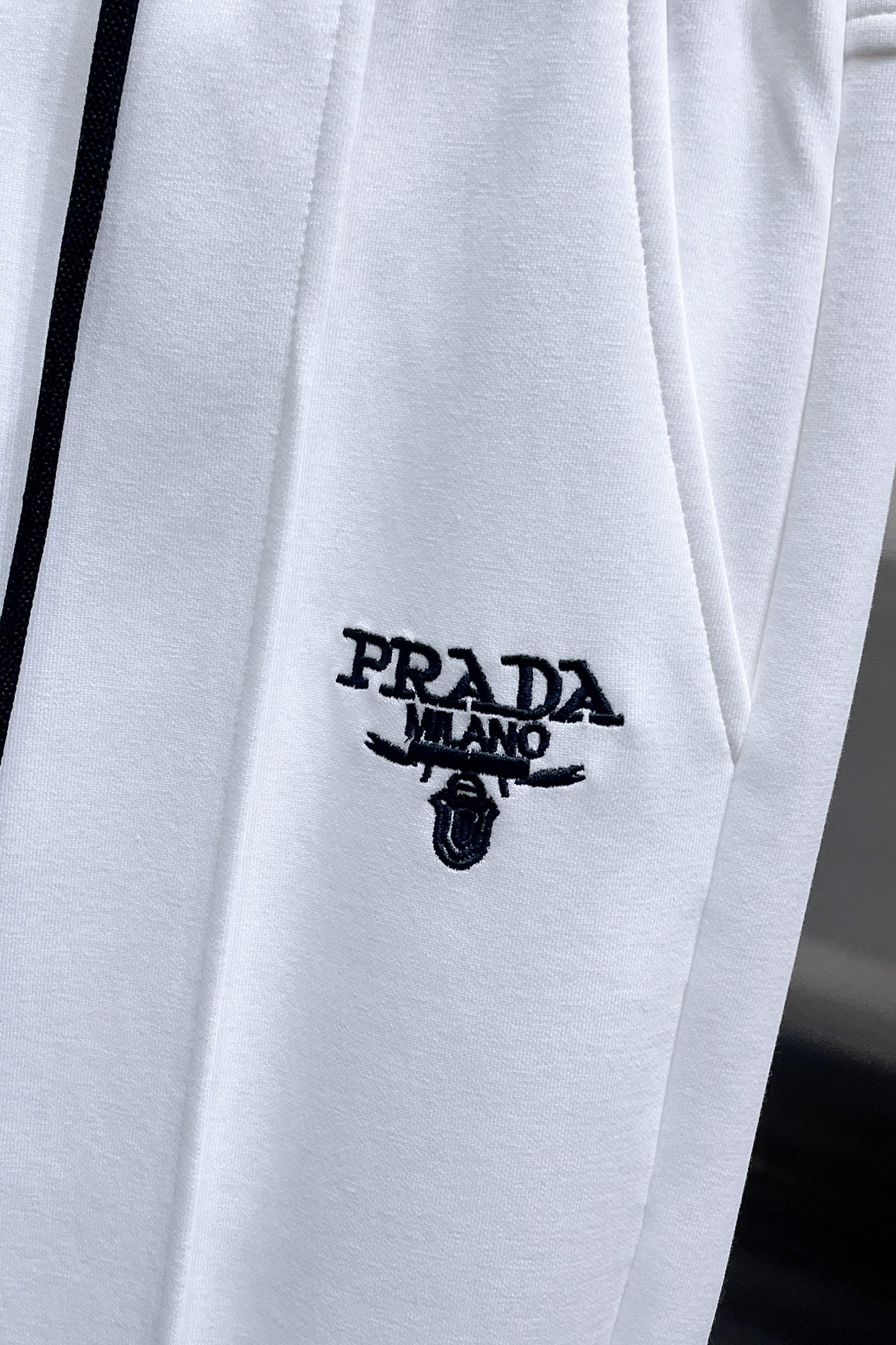 お買い得豊富な prada メンズ パンツ偽物 運動 ランニング 純綿 カジュアル 柔らかい 人気新作 ホワイト_4