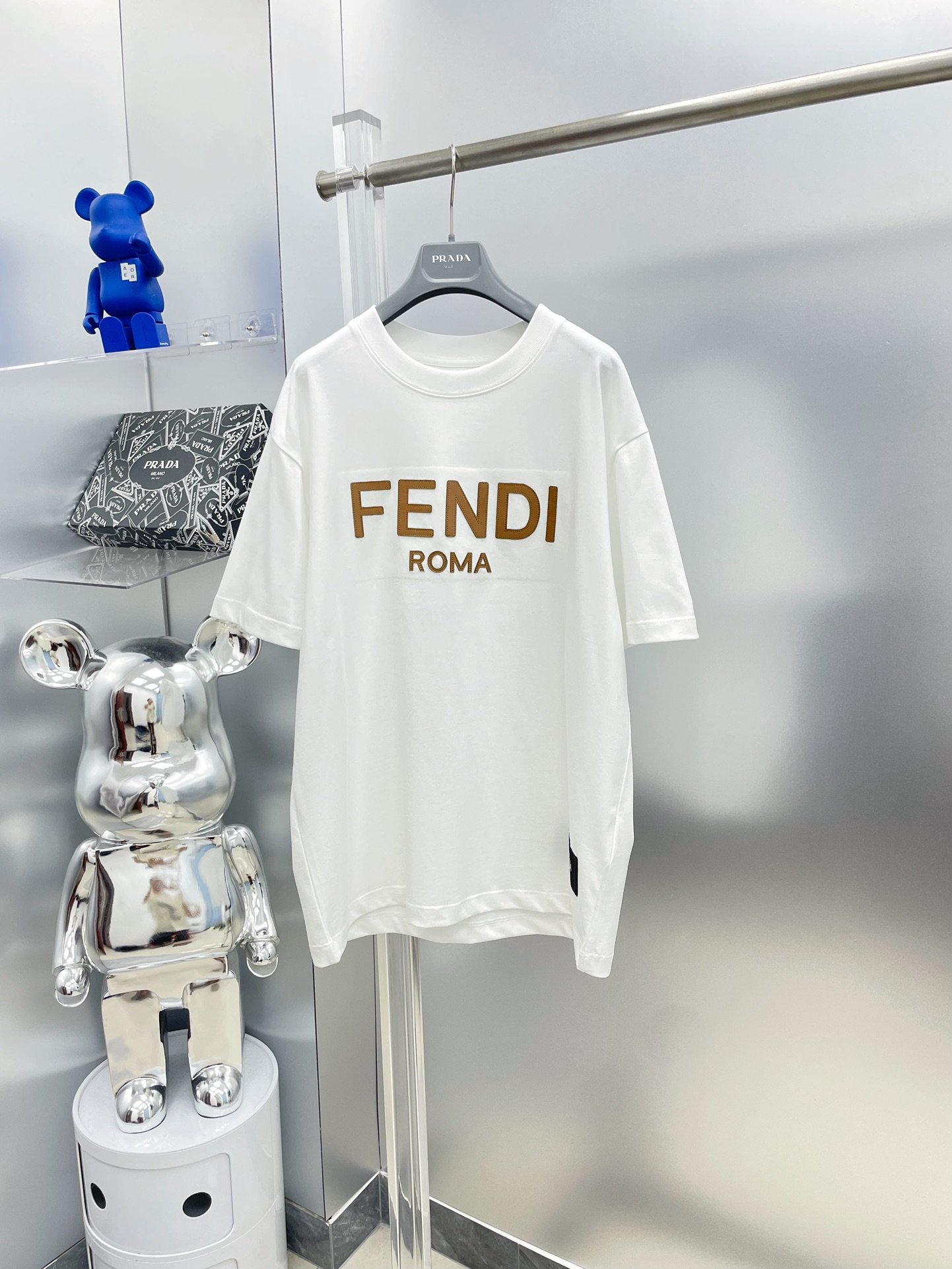 海外セレブ定番愛用 fendi fila コラボ t シャツコピー トップス 純綿 半袖 柔らかい 男女兼用 夏新品 シンプル ホワイト_1