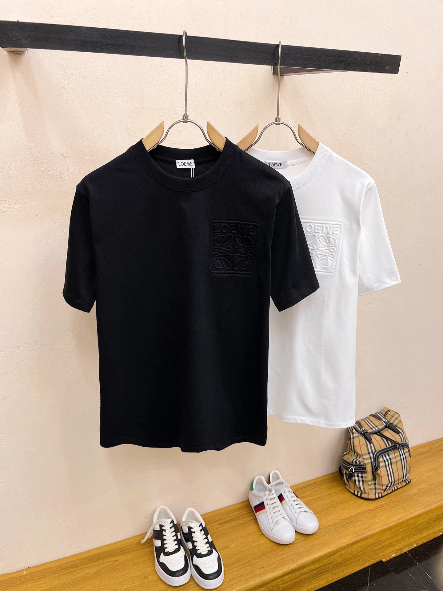 夏 新作登場 ロエベに似たブランドコピー 純綿 トップス シンプル 柔らかい ファッション 短袖 Tシャツ ブラック_3