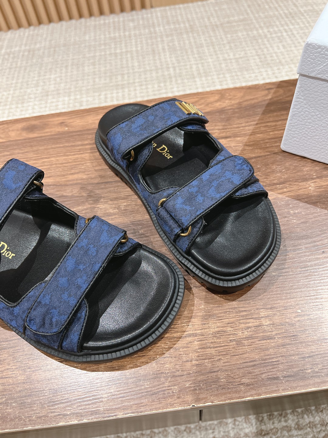 dior キッズ スニーカーコピー シンプル 人気サンダル スリッパ 海水浴 旅行 買い物 ファッション 軽量 花柄 ブルー_7