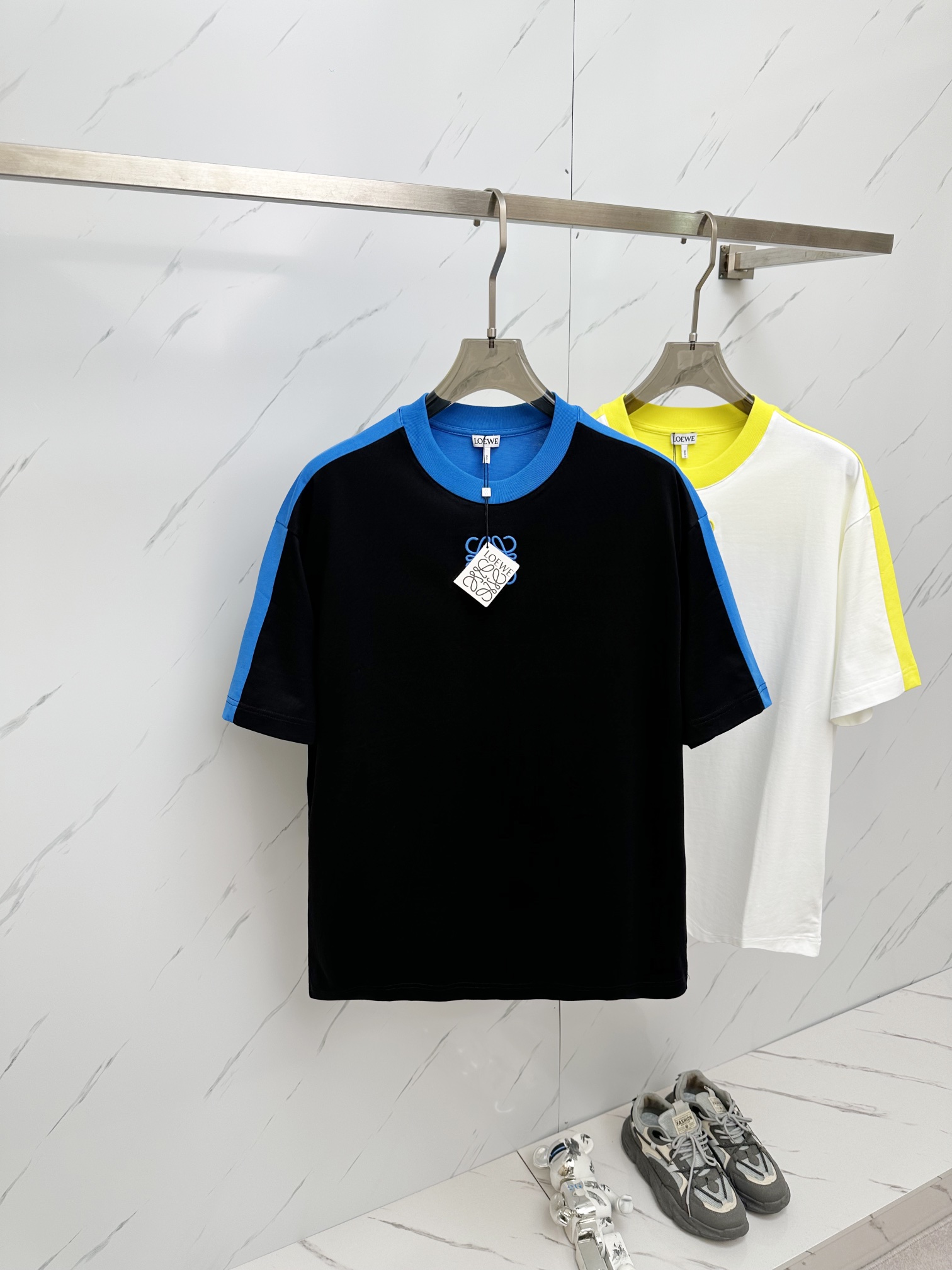 ロエベtシャツ サイズ感スーパーコピー 高品質 ファッション 純綿 トップス 半袖 丸首 ロゴプリント シンプル ブラック_1