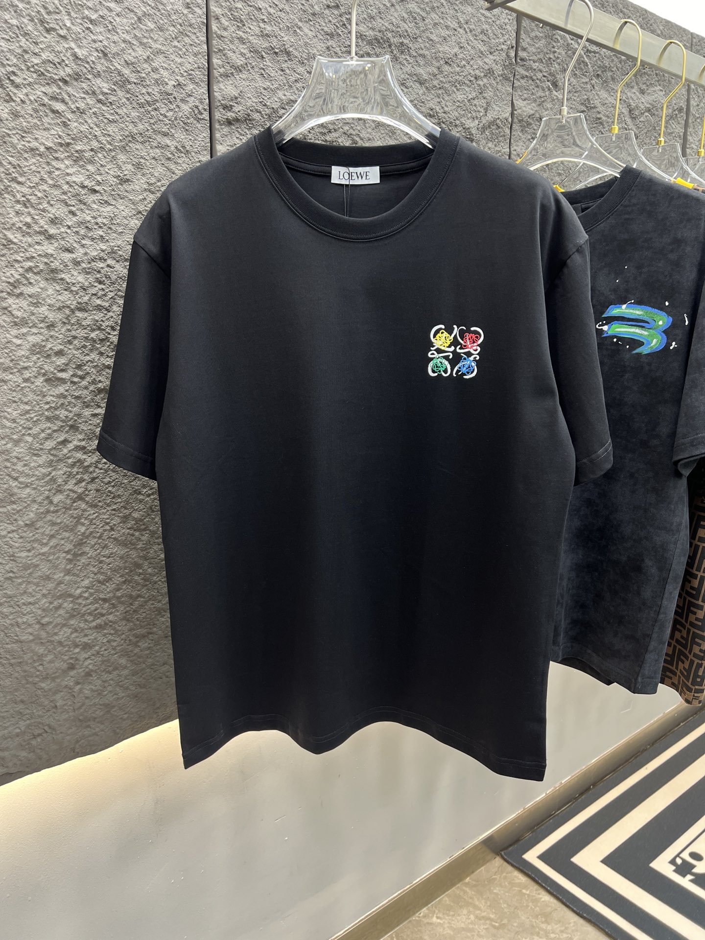 赤字超特価2024 ロエベtシャツ 安いコピー 純綿 トップス 半袖 シンプル カラフルロゴ刺繍 柔らかい ブラック_1