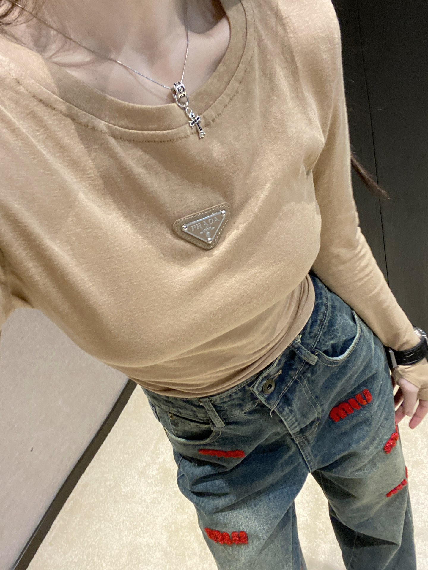 prada t シャツ メンズスーパーコピー トップス 長袖 インナー服 薄い シンプル セクシー服 レディース ブラウン_5