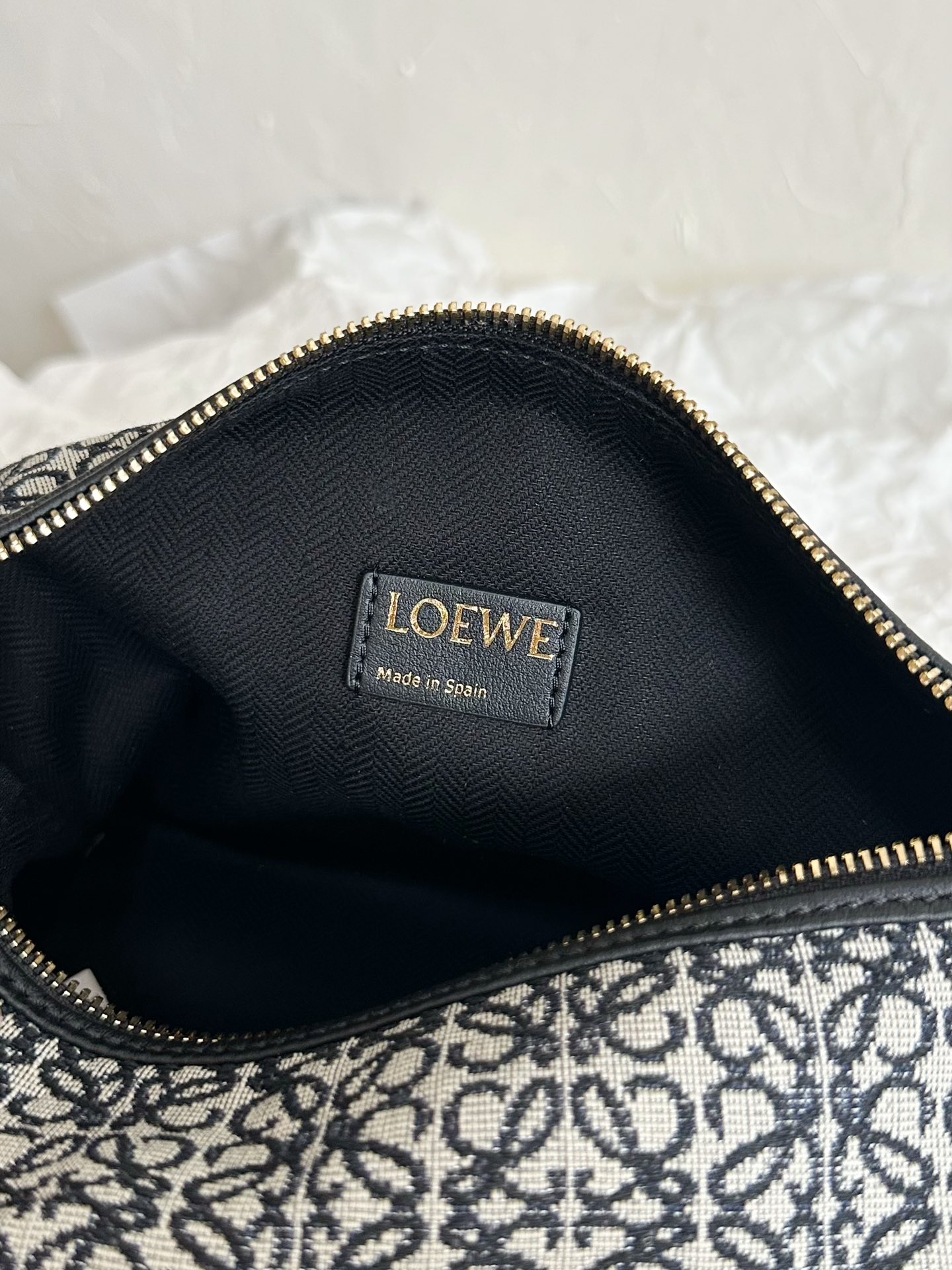 loewe ショルダー バッグ激安通販 バックバッグ レザー 本革 優雅 ミニサイズ ブラック_7