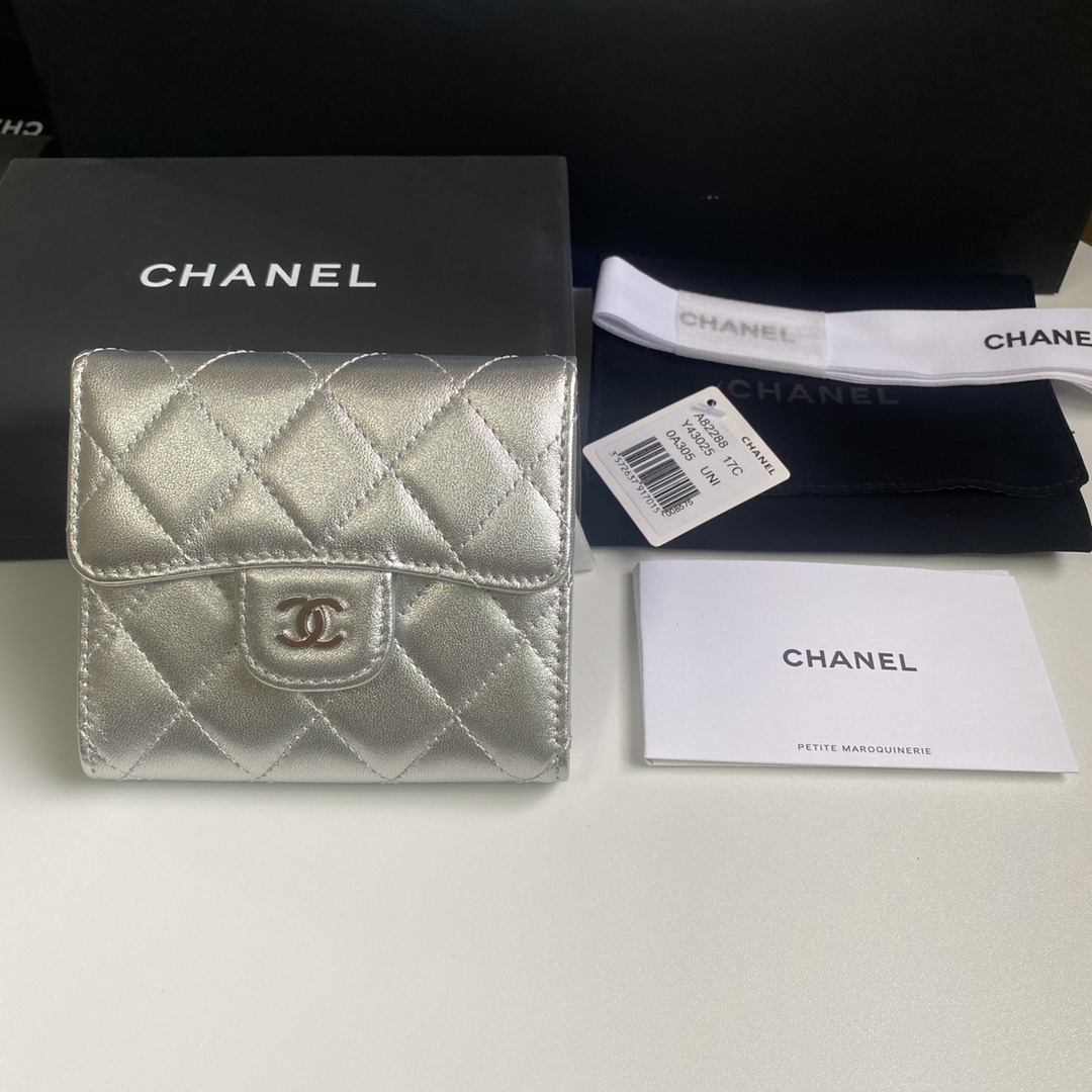 大得価のchanel 財布 ミニ激安通販ファッション 優雅 三つ折り 本革 レザー シンプル A82288 シルバー_1