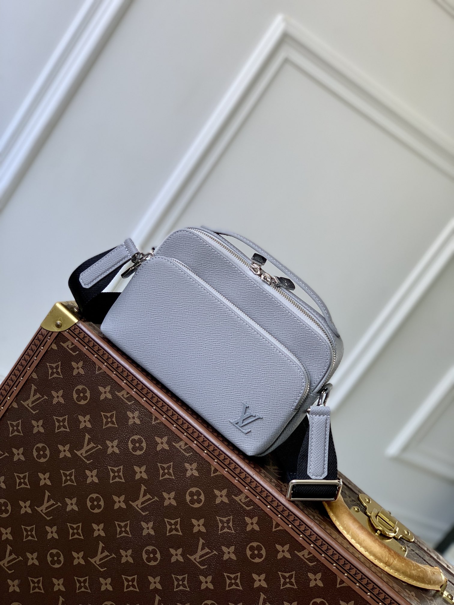 LV ヴィトンバックエピスーパーコピー 本革 斜め掛け レザー シンプル 優雅  M11657 ブルー_1