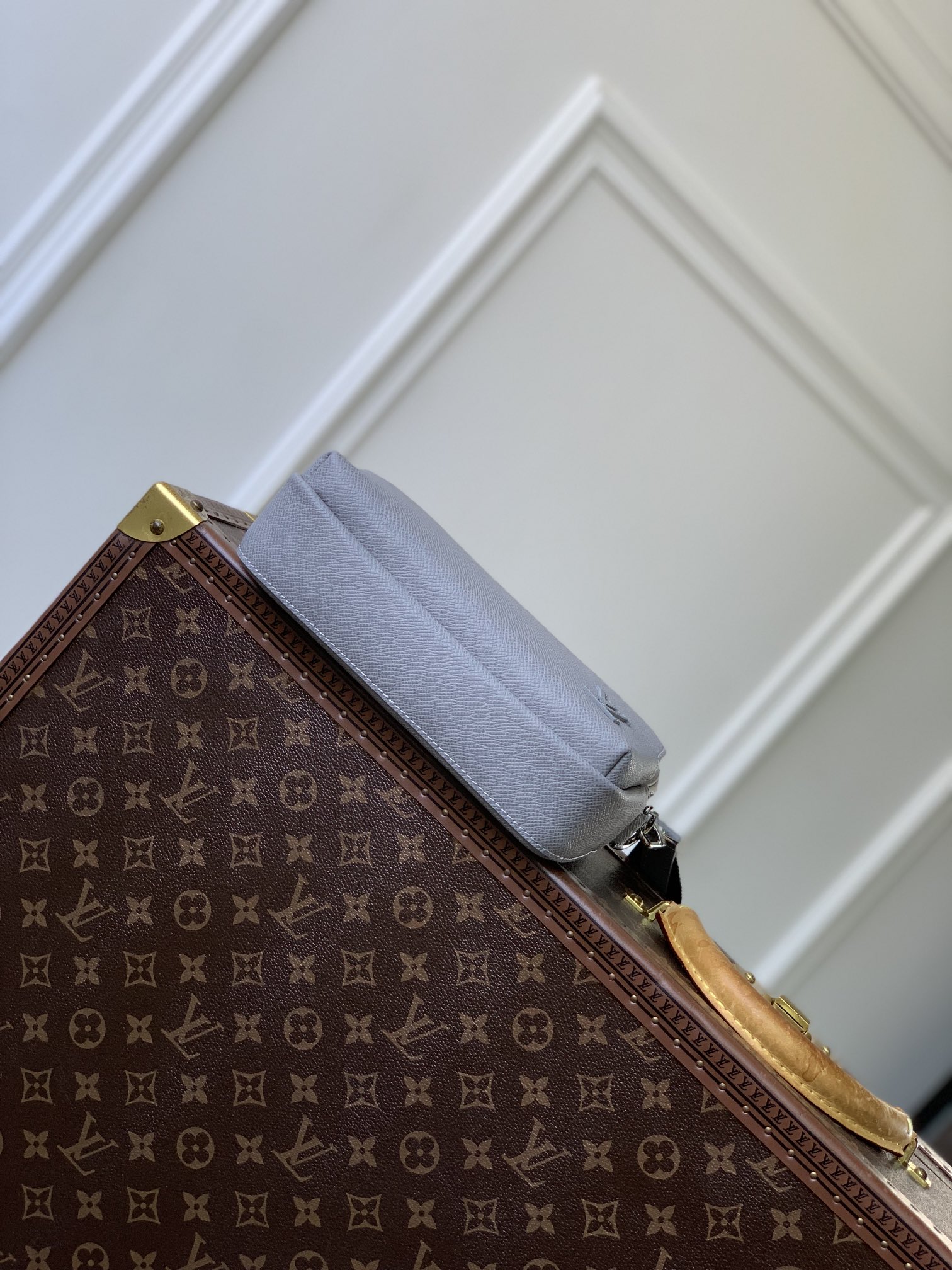 LV ヴィトンバックエピスーパーコピー 本革 斜め掛け レザー シンプル 優雅  M11657 ブルー_4