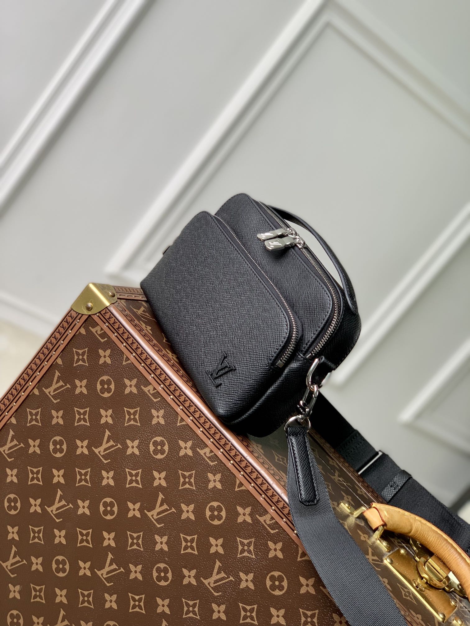 LV ルイヴィトン バッグ ネオノエ偽物 本革 斜め掛け レザー シンプル 優雅  M11657 ブラック_2