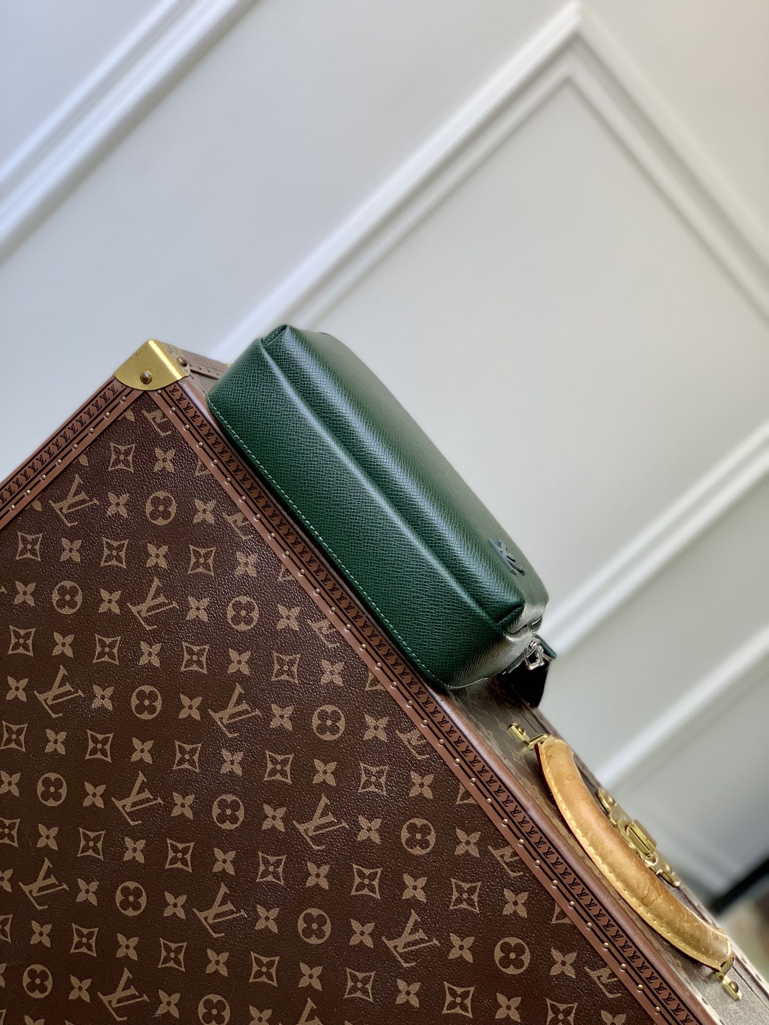 LV ルイヴィトンバッグ お手入れスーパーコピー 本革 斜め掛けバッグ レザー シンプル 優雅  M11657 グリーン_4