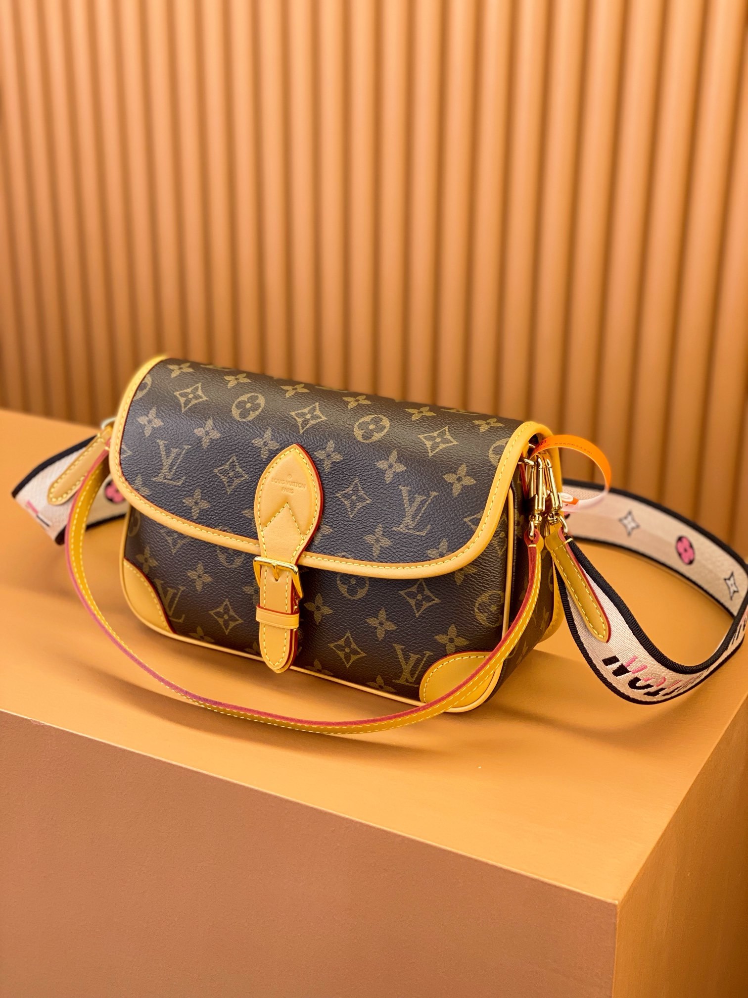 LV ルイヴィトンバッグ 黒スーパーコピー レザー  斜め掛けバッグ 低価格 M45985 ブラック_2