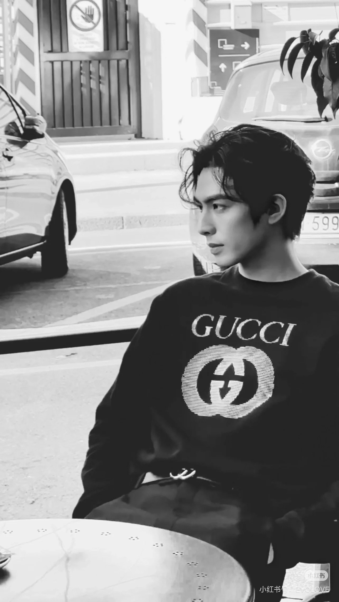 2024年秋冬新作 gucci パーカー 公式偽物 100％綿 シンプル 長袖 トップス ロゴプリント ブラック_2