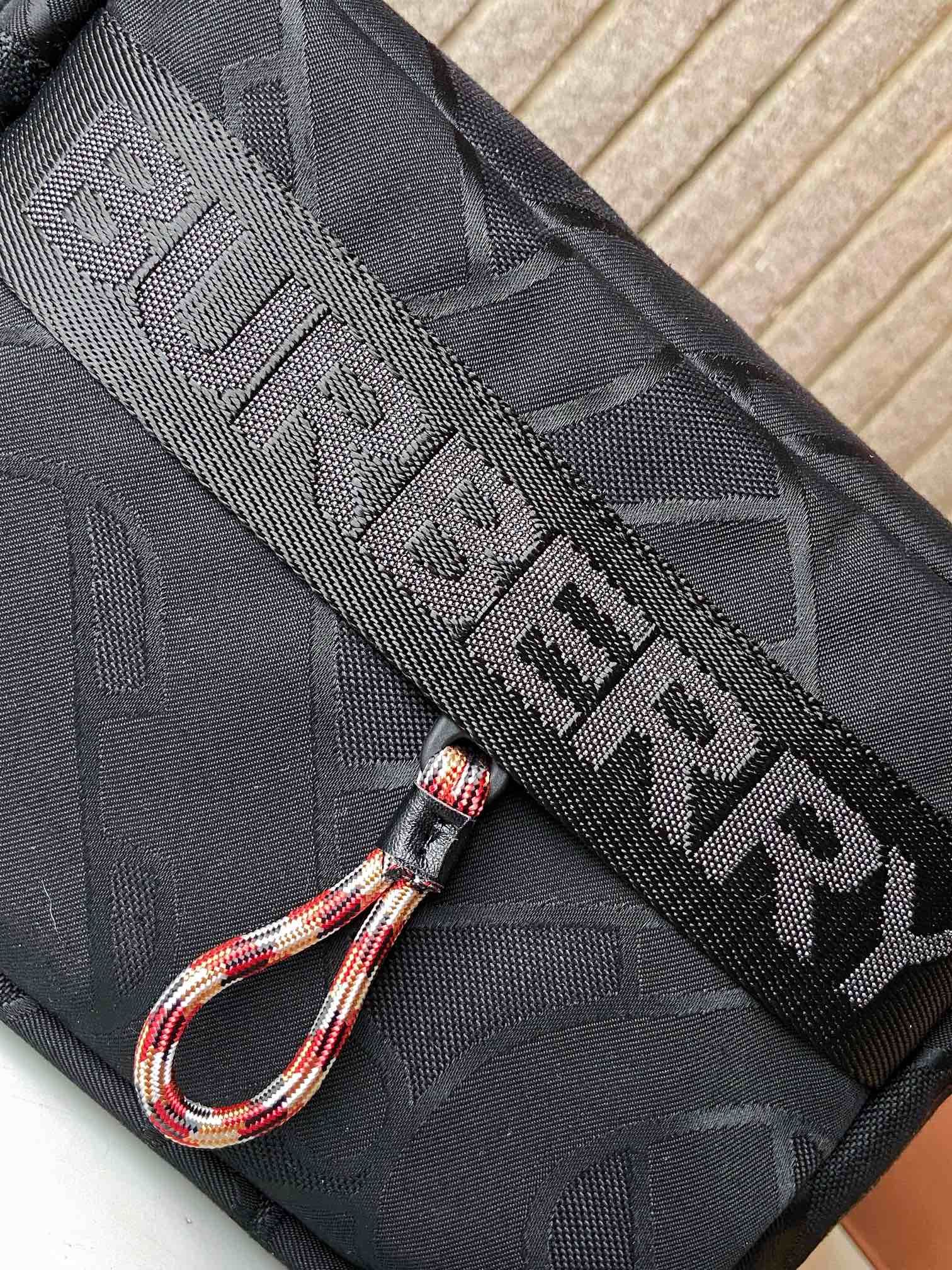 超激得の新品 burberry トート バッグ偽物 本革 男女兼用 通勤 旅行 レザー 斜め掛けバッグ ブラック_6