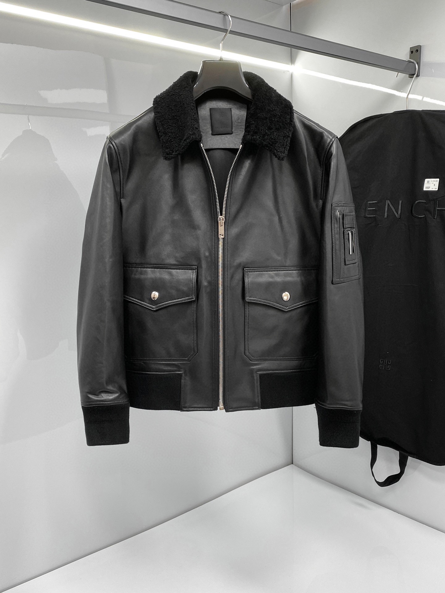 givenchy アウターＮ級品 トップス レザージャケット 上質品 革 メンズ ハンサム ブラック_1