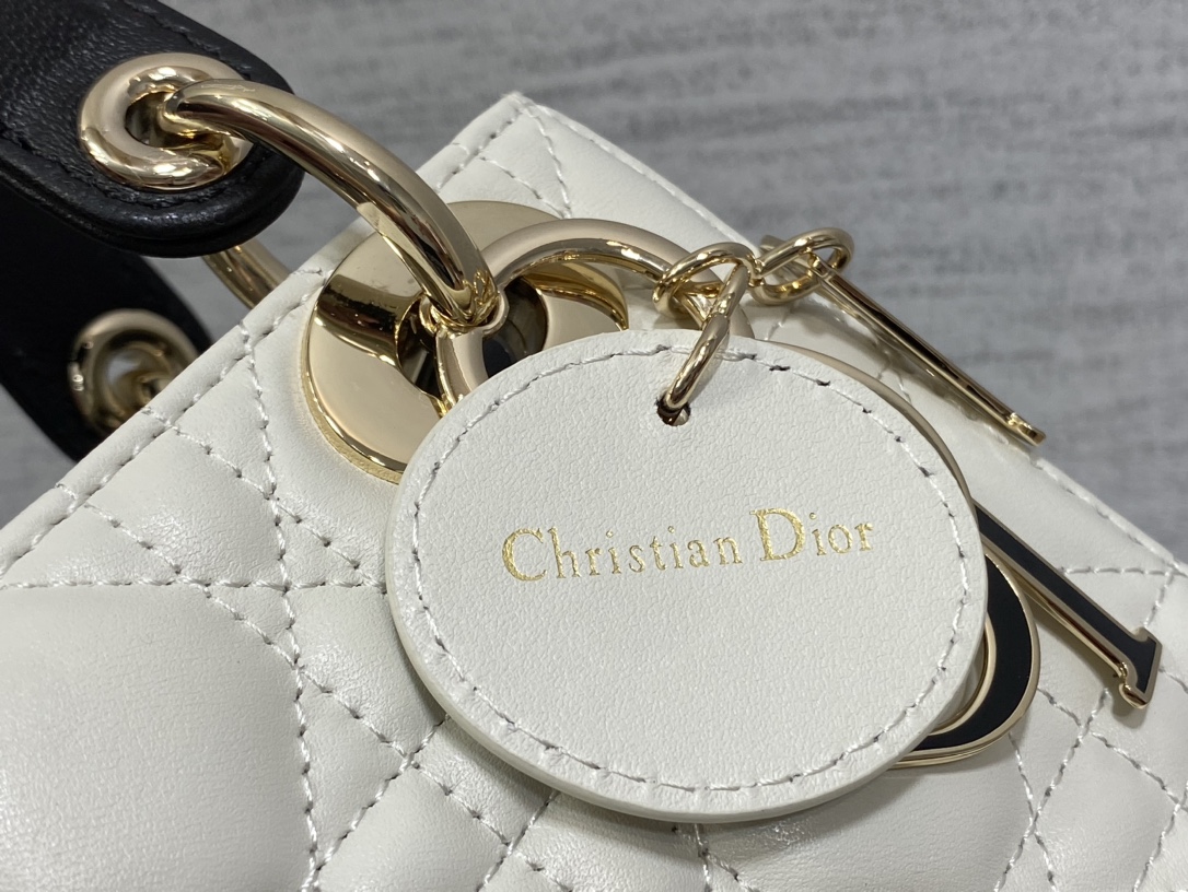 魅力 dior バッグコピー ハンドバッグ 斜め掛けバッグ 本革 レザー 優雅 miniサイズ ホワイト_4