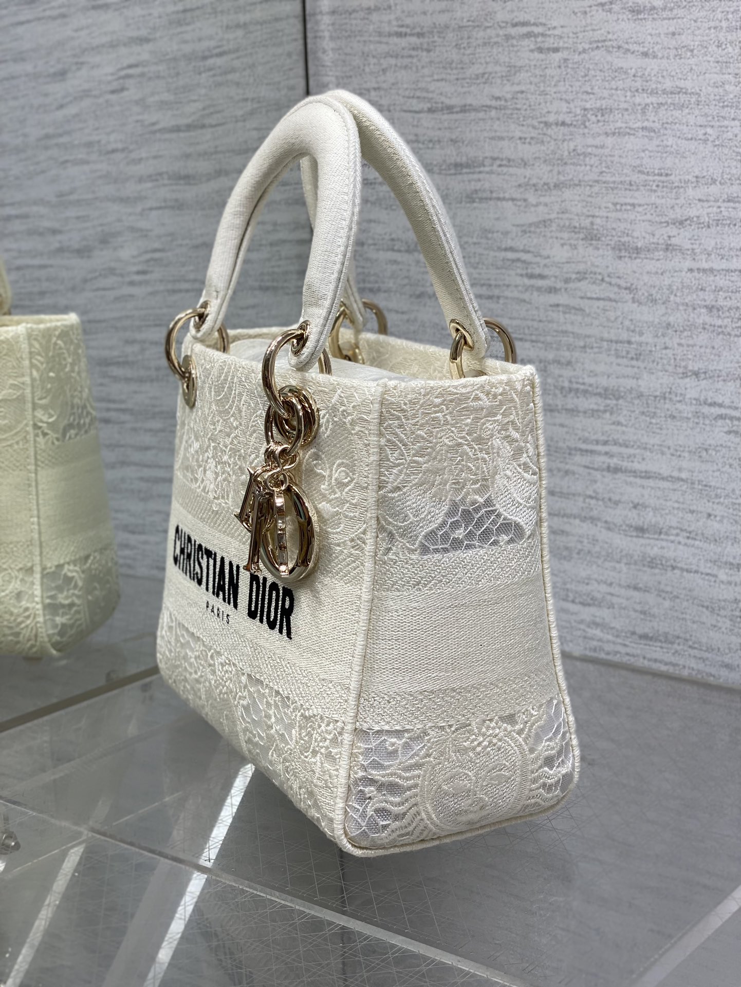 上質なdior トート バッグスーパーコピー ロゴ刺繍 ハンドバッグ 斜め掛けバッグ 優雅 ホワイト_6