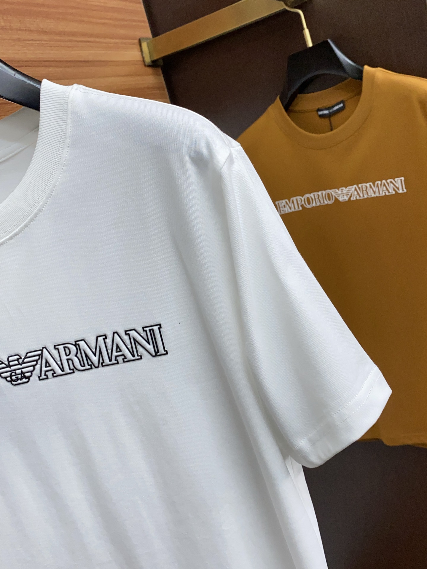 超激得価格 アルマーニtシャツレディースコピー 純綿 半袖トップス シンプル 柔らかい ホワイト_6